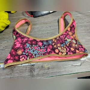 Aerie NWOT Coral‎ Floral Bathing Suit Top Scoop Size Small